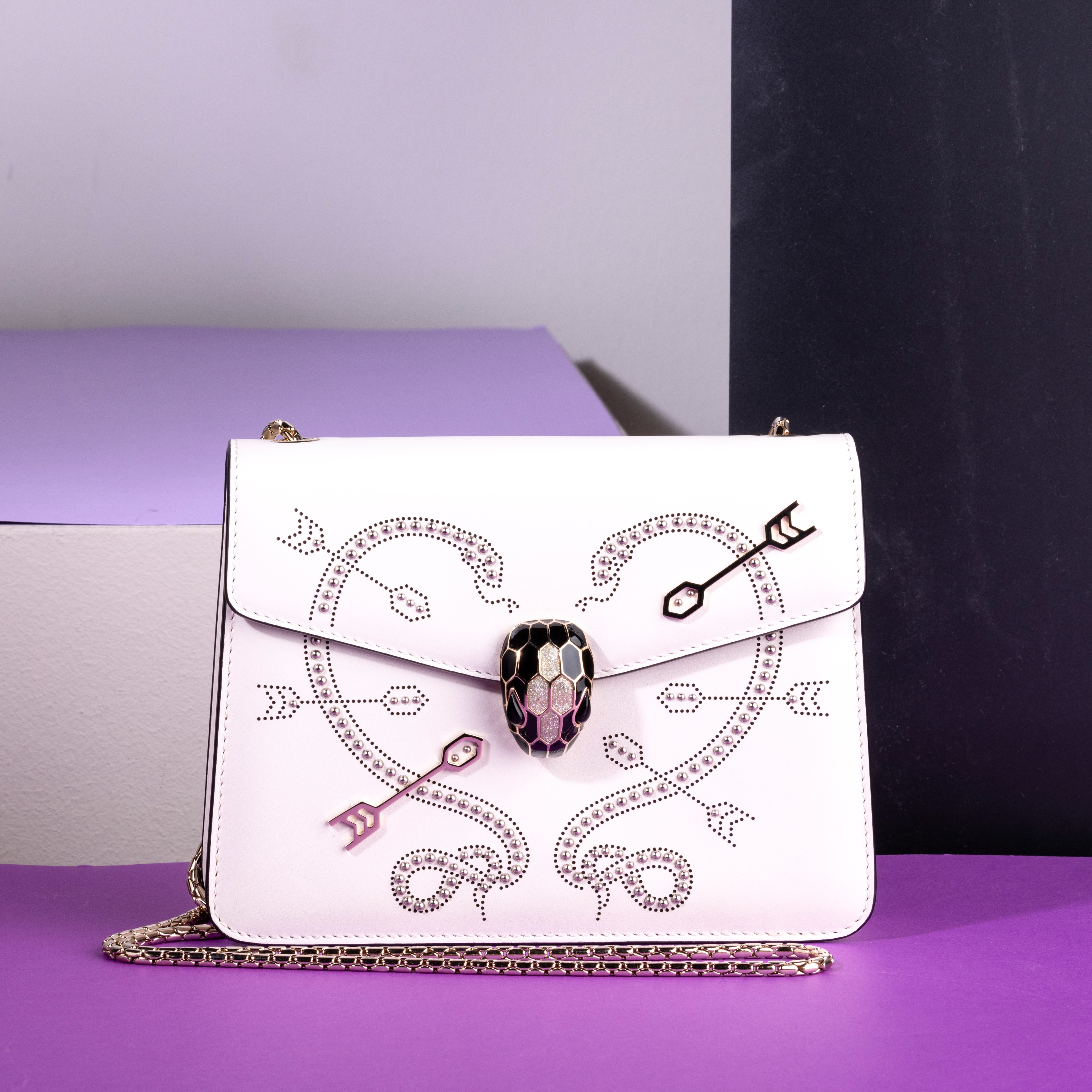 Bulgari Collezione “serpenti” in Pelle con Decorazioni e Borchie, Difetti, in Buone Condizioni, D...