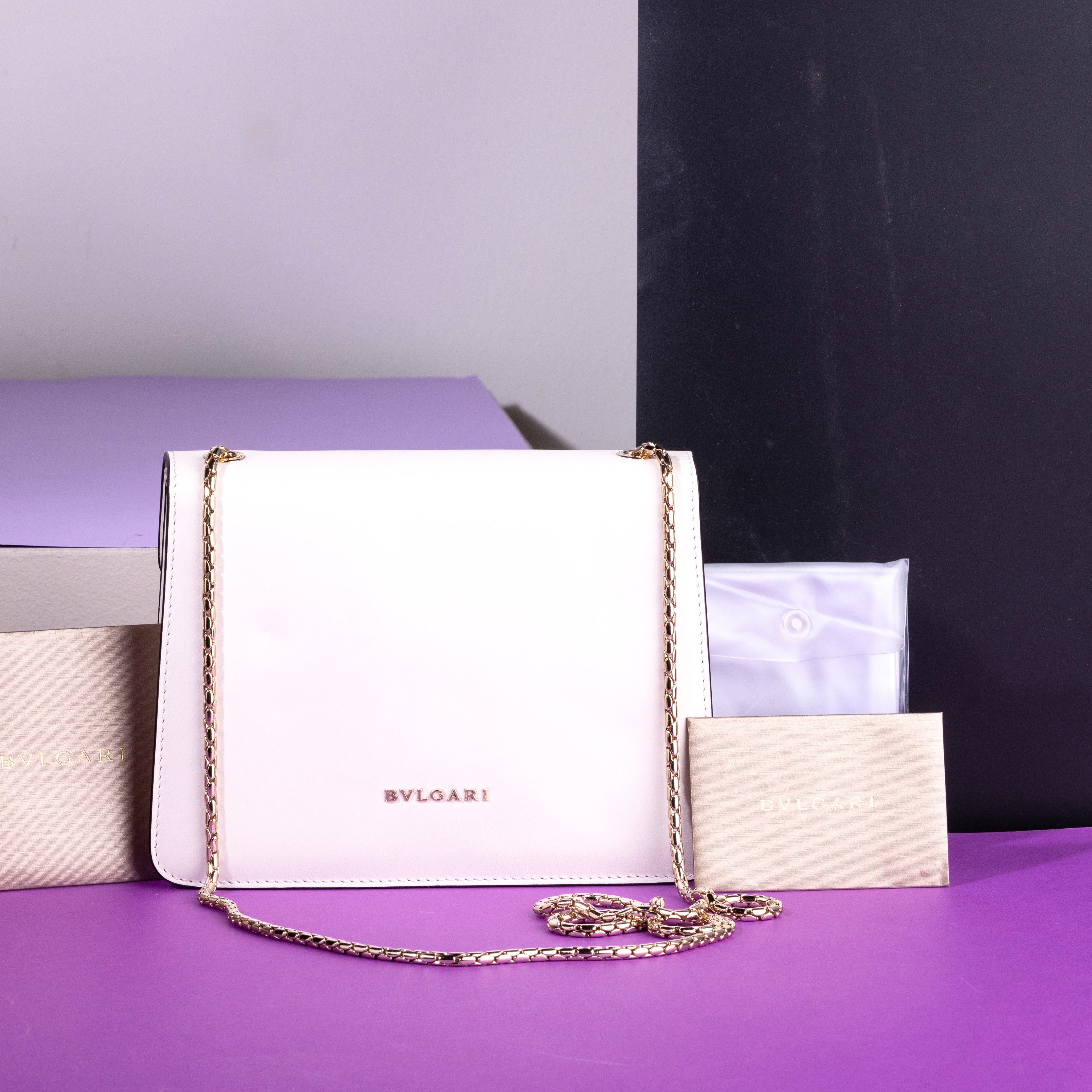 Bulgari Collezione “serpenti” in Pelle con Decorazioni e Borchie, Difetti, in Buone Condizioni, D...