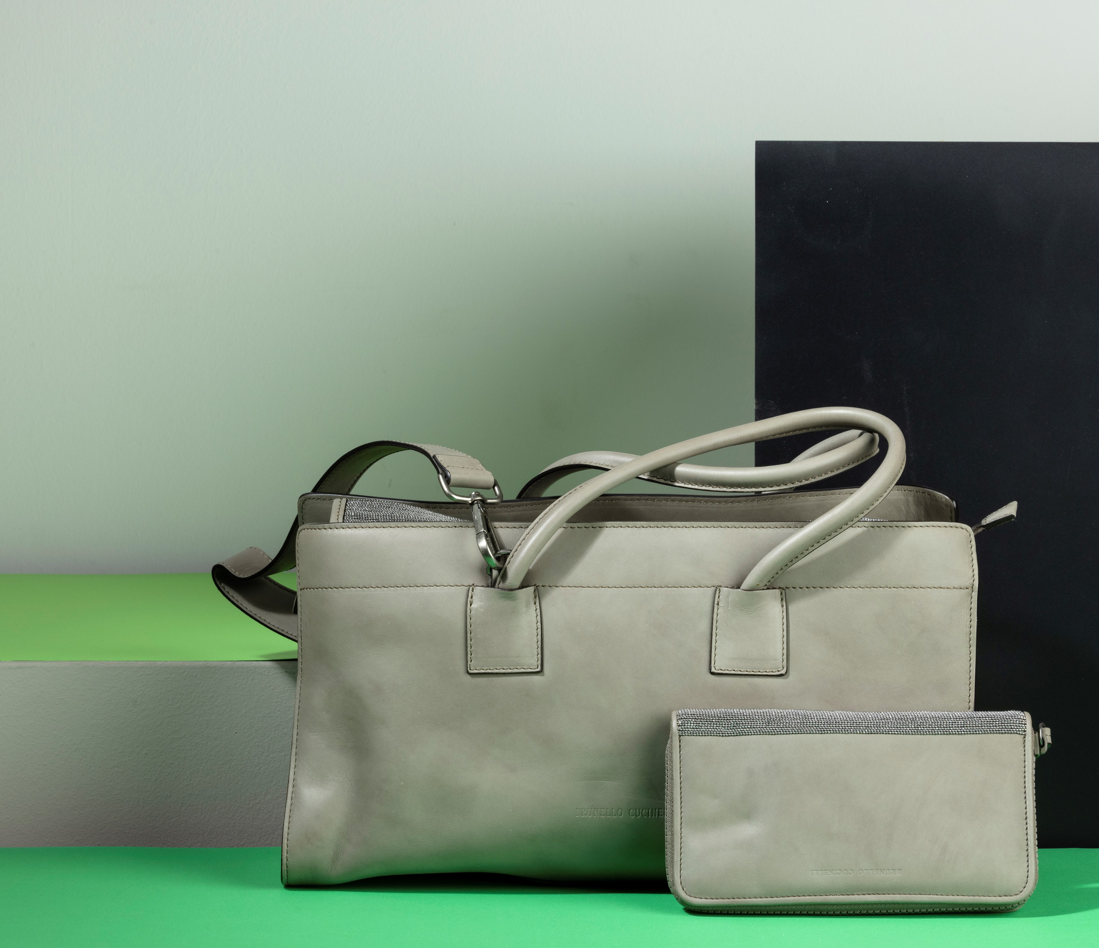 Brunello Cucinelli Borsa in Pelle Edizione Limitata Tomaia con Tracolla, Applicazione di Fasce Br...