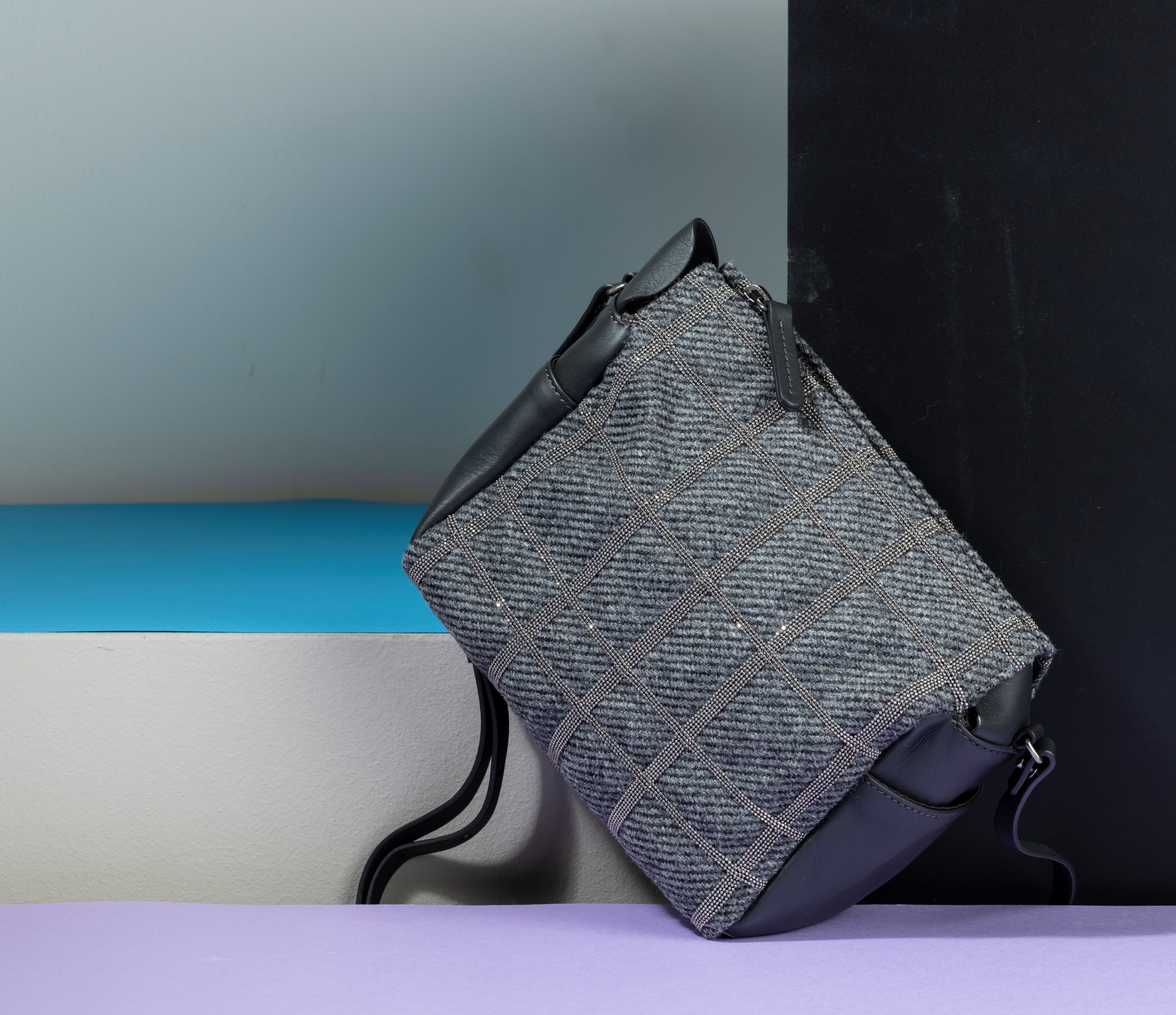 Brunello Cucinelli Borsa in Panno Grigio e Pelle Antracite, Applicazioni Fantasia a Scacchi, Dife...