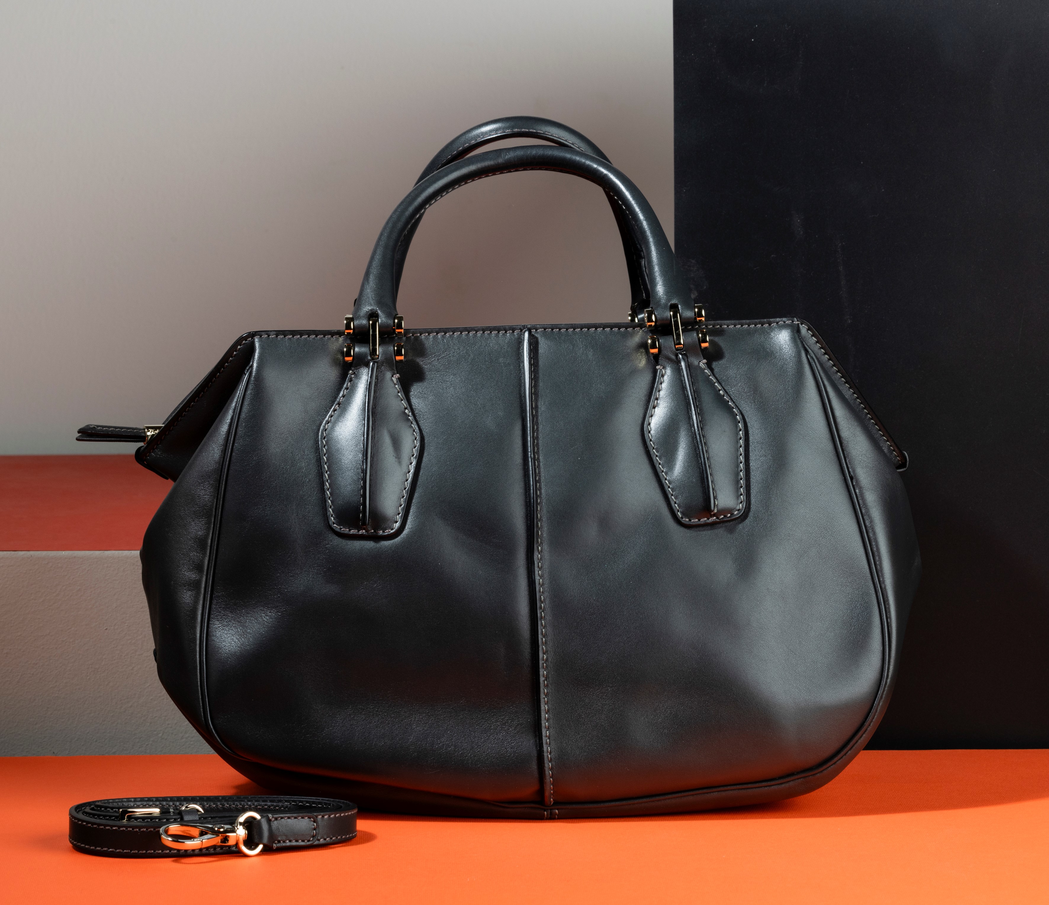 Tods’ Borsa in Pelle con Tracolla, Difetti, in Ottime Condizioni, Dustbag