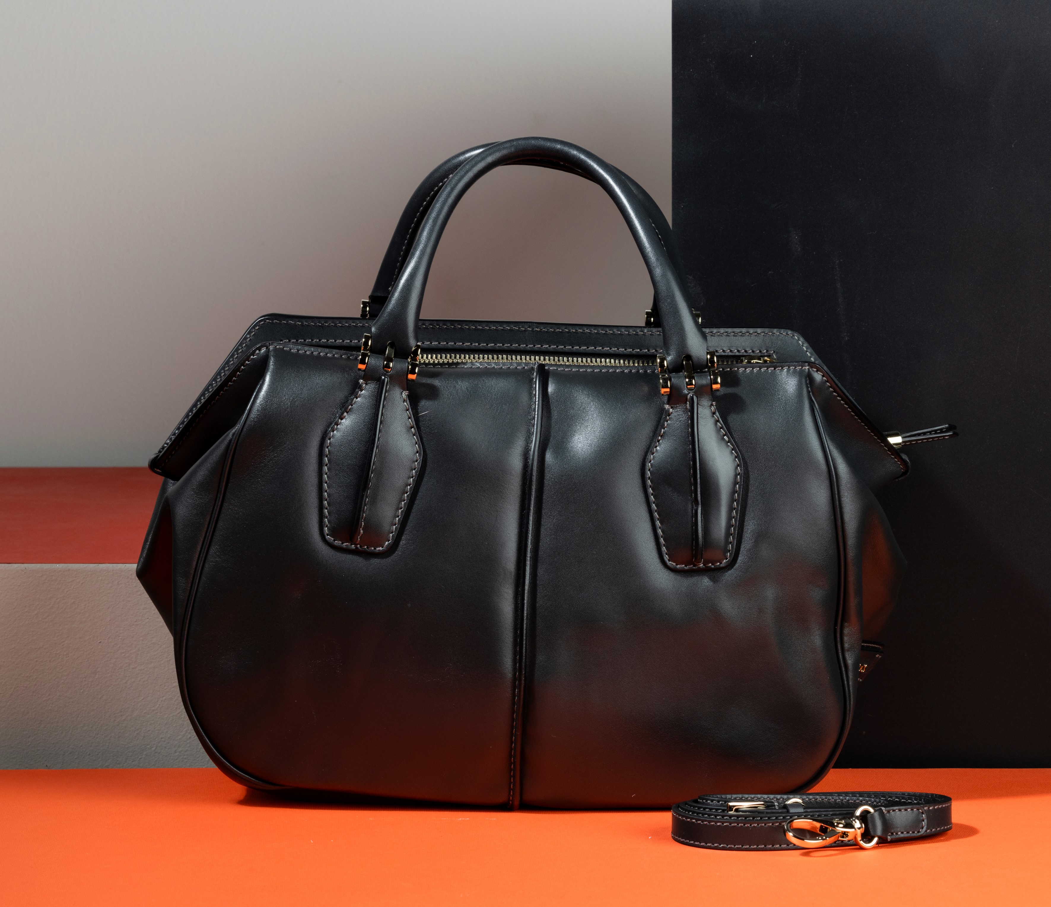 Tods’ Borsa in Pelle con Tracolla, Difetti, in Ottime Condizioni, Dustbag