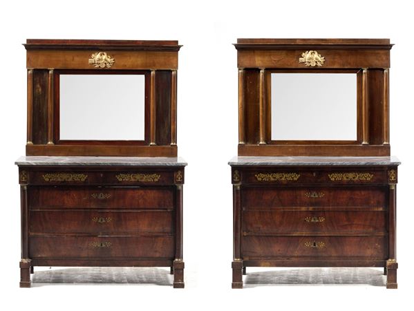 Coppia comò Impero con specchiere in legno lastronato ed intarsiato. XIX secolo