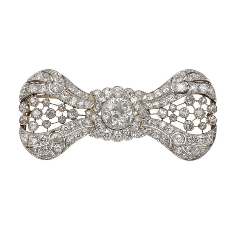 Old-cut diamond and low karat gold "bow" brooch. French hallmark  - Auction Vintage Jewellery - Cambi Casa d'Aste