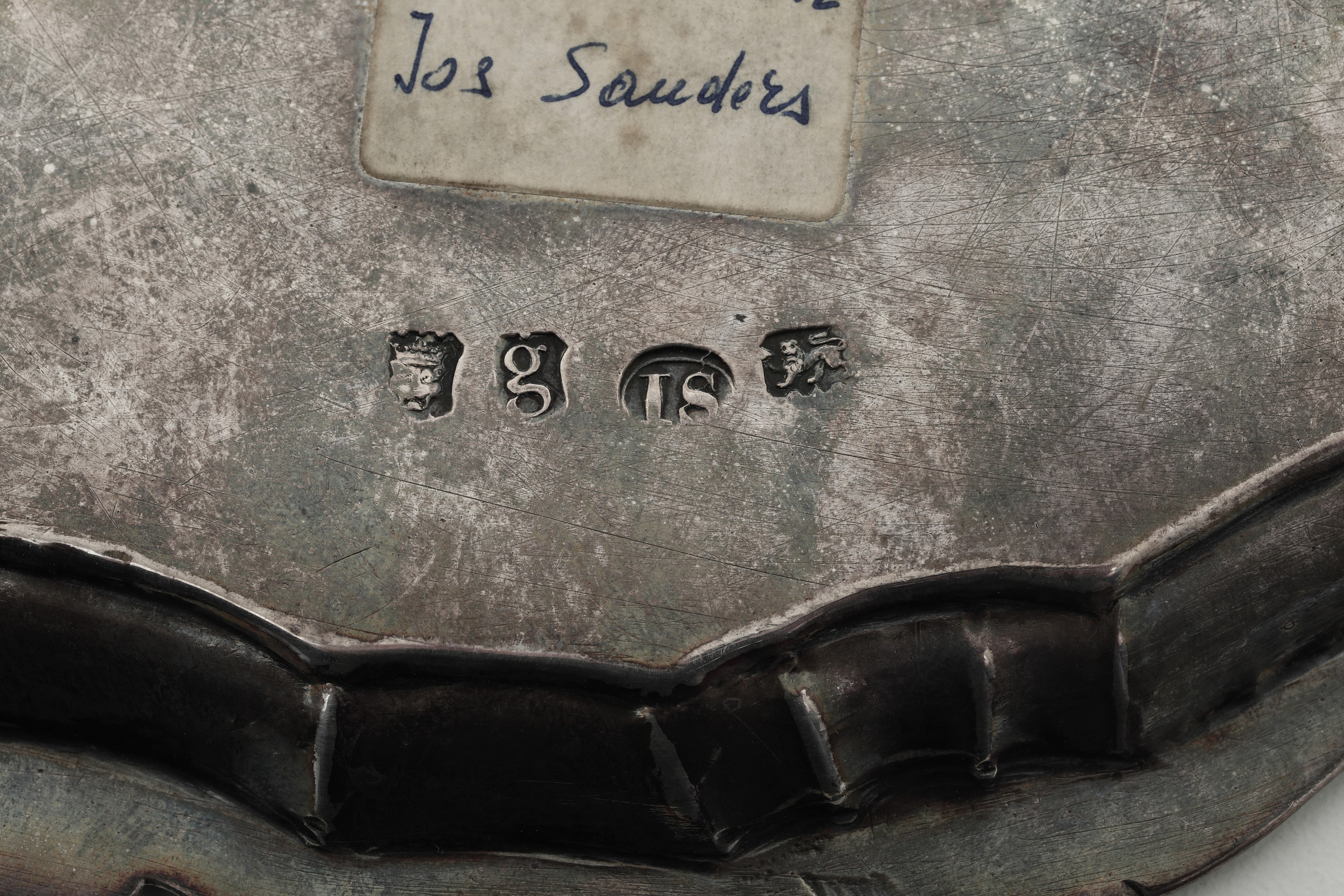 Argentiere J. Sanders, Salver, Londra 1742