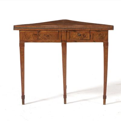 Tavolo da Gioco Lastronato e Filettato. Fine XVIII Secolo ( Mancanze )