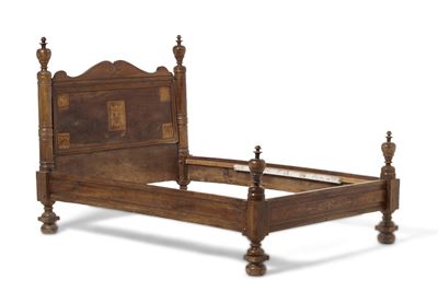 Letto in Legno Intarsiato. XVIII Secolo