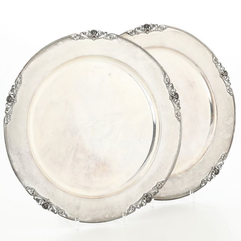 Coppia di piatti. Argenteria italiana del XX secolo  - Asta Argenti - Cambi Casa d'Aste