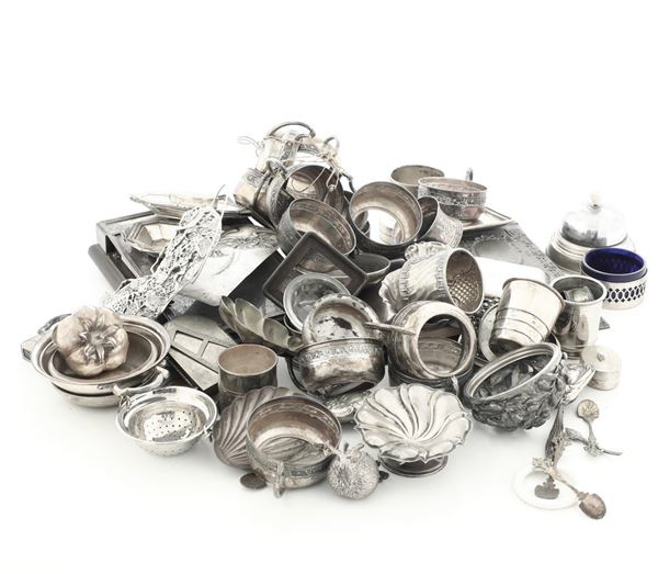 Lotto di piccoli oggetti in argento