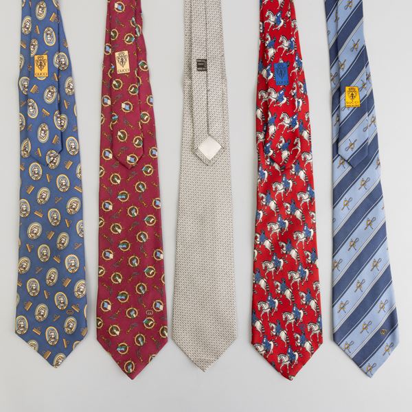 Gucci Lotto di 5 cravatte in seta, difetti