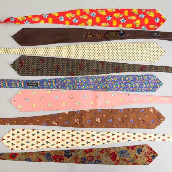 Etro Lotto di 9 cravatte vintage, difetti