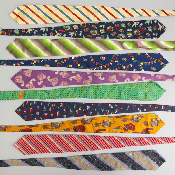 Etro Lotto di 10 cravatte vintage, difetti