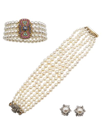 Lotto Composto da Bracciale, Bangle e Paio di Orecchini con Perle Coltivate, Diamanti, Zaffiri, R...
