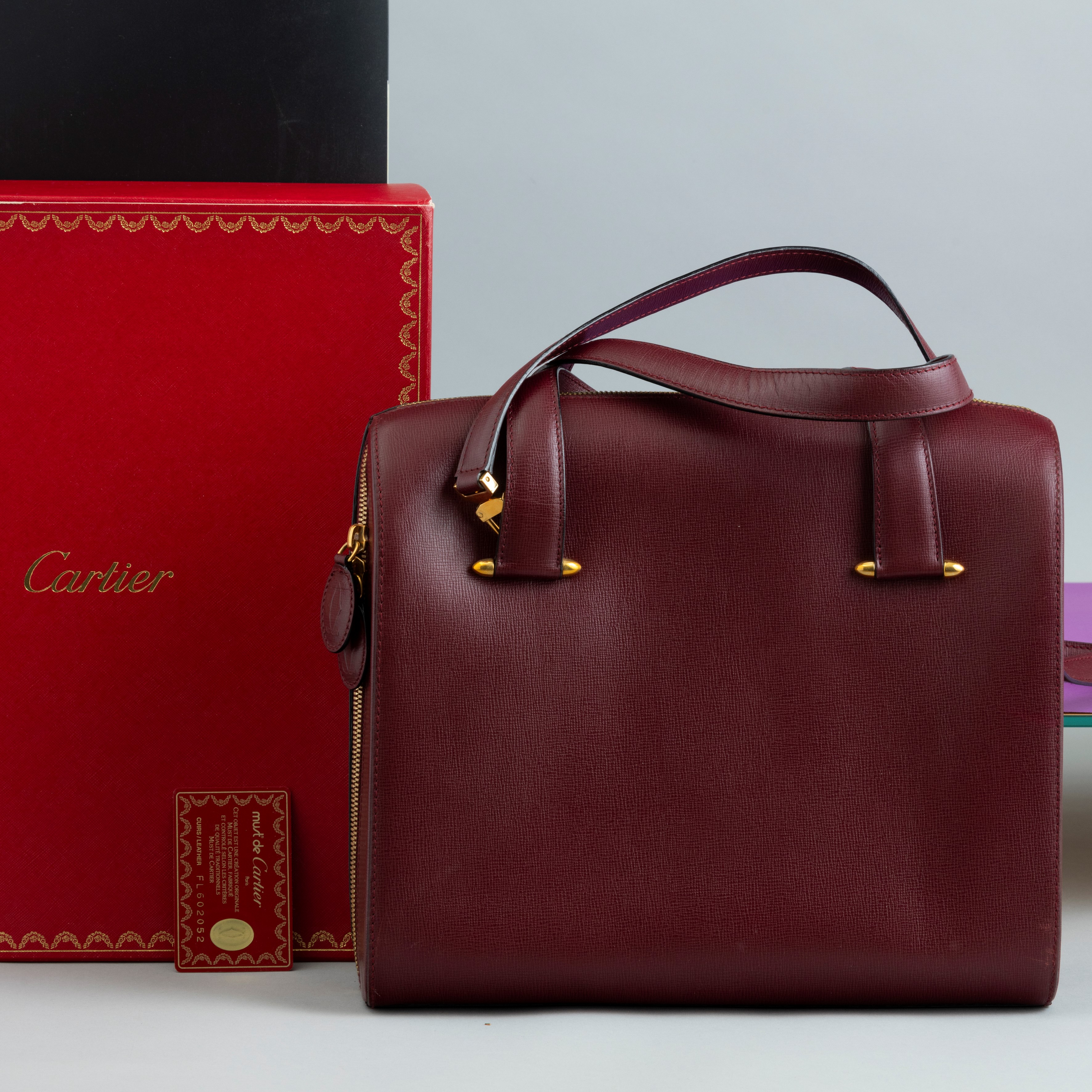 Cartier Shopper, con Tracolla, Scatola Originale, Nos, Card di Garanzia, Alcune Macchie sulla Dus...
