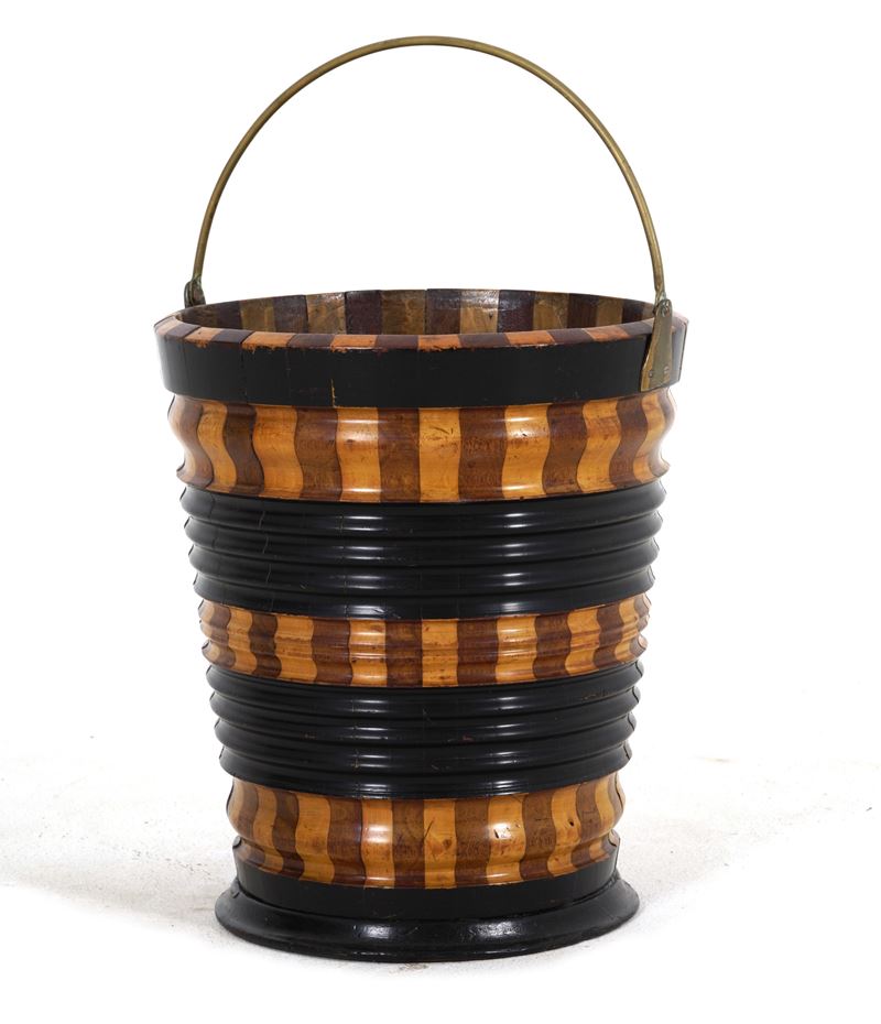 Secchiello in legno intagliato, legno ebanizzato e metallo, disegnato da Renzo Mongiardino  - Auction Fabio Fazio, furniture and memories of a country house - Cambi Casa d'Aste