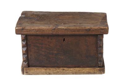 Piccola Cassa Rustica in Legno. XVII-XVIII Secolo