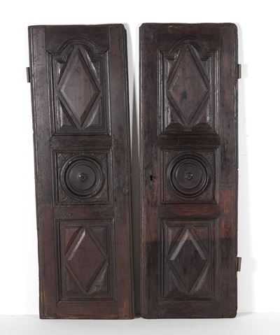 Coppia di Ante in Legno Intagliato a Figure Geometriche. Spagna XVII Secolo