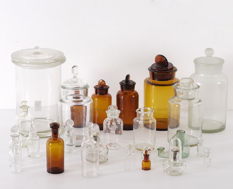 Collezione di contenitori cilindrici in vetro d’Altare  - Auction Fabio Fazio, furniture and memories of a country house - Cambi Casa d'Aste