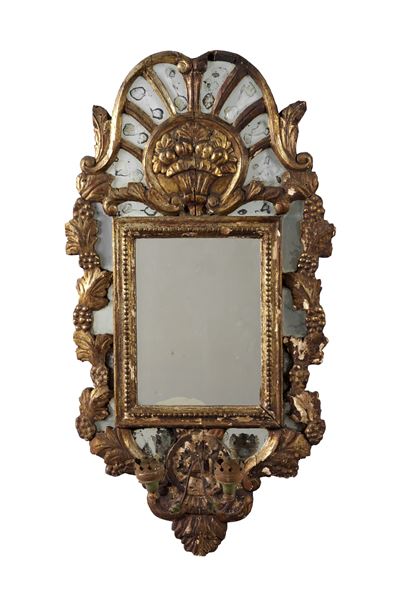 Specchiera in Legno Intagliato e Dorato. XIX Secolo