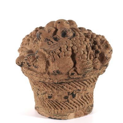 Cesto di Frutta in Terracotta. XIX Secolo