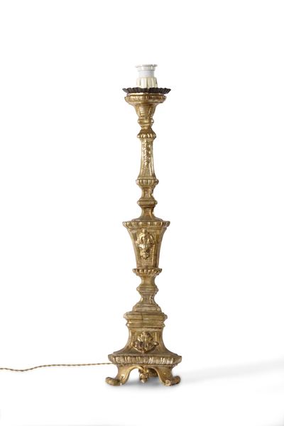 Torciere in Legno Intagliato e Dorato. XVIII-XIX Secolo