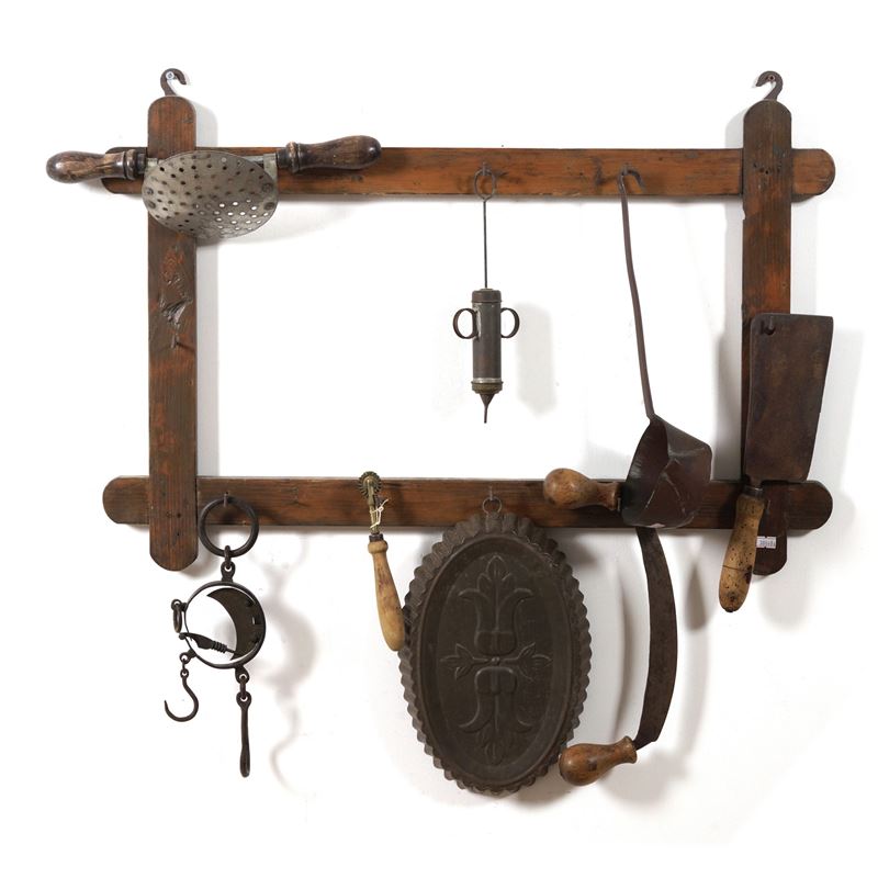 Lotto di oggetti e strumenti da cucina in metallo e rame  - Asta Fabio Fazio, arredi e ricordi di una casa di campagna - Cambi Casa d'Aste