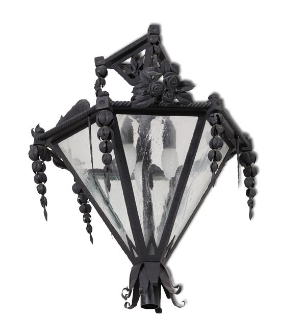 Lanterna in ferro, XX secolo