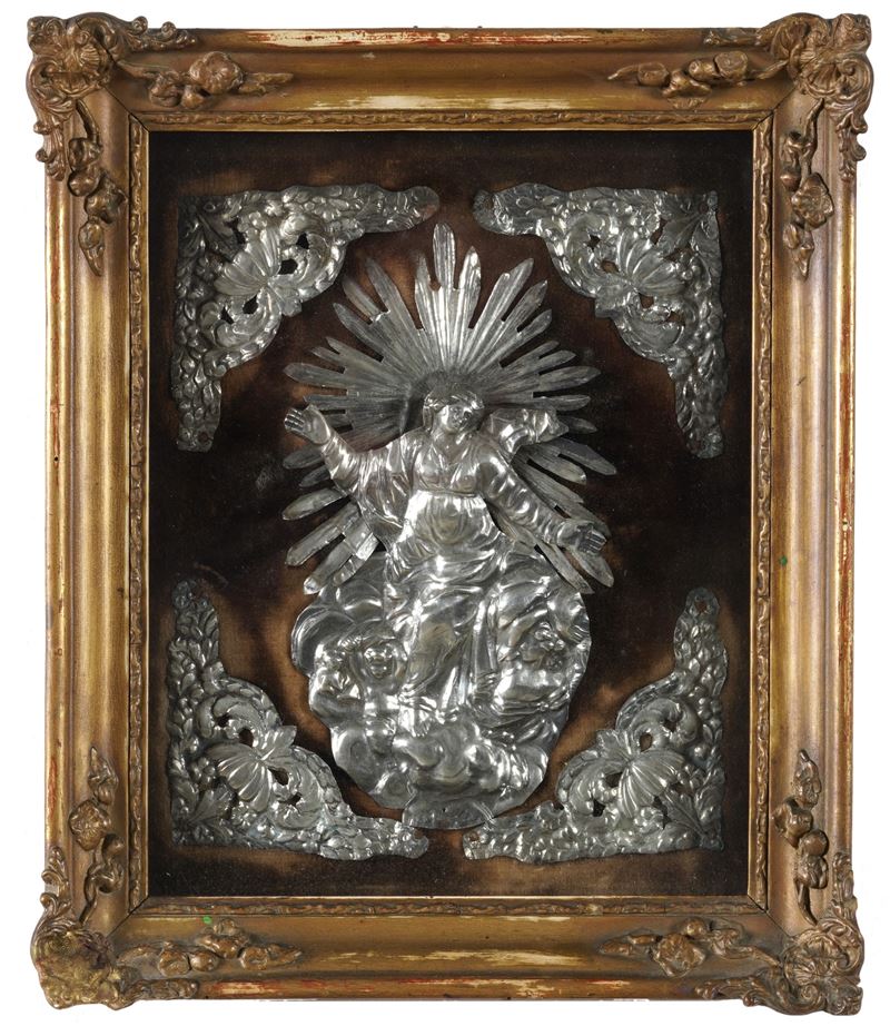 Placca in argento sbalzato raffigurante Immacolata Concezione. XIX secolo  - Asta Fabio Fazio, arredi e ricordi di una casa di campagna - Cambi Casa d'Aste