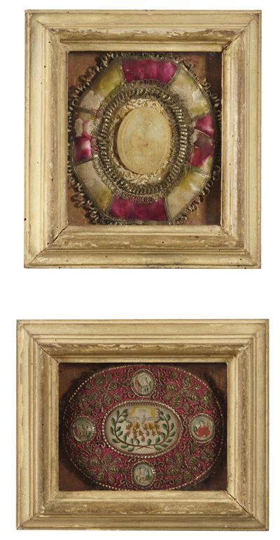 Due Pannelli Devozionali in Papier Roulés e Fili Metallici con Medaglioni in Cera e Carta. XVIII-...