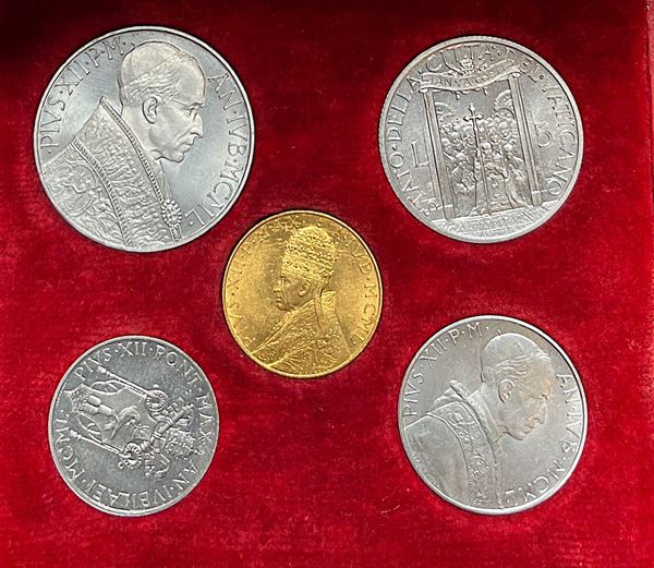 VATICANO. PIO XII, 1939-1958. Lotto di cinque monete.