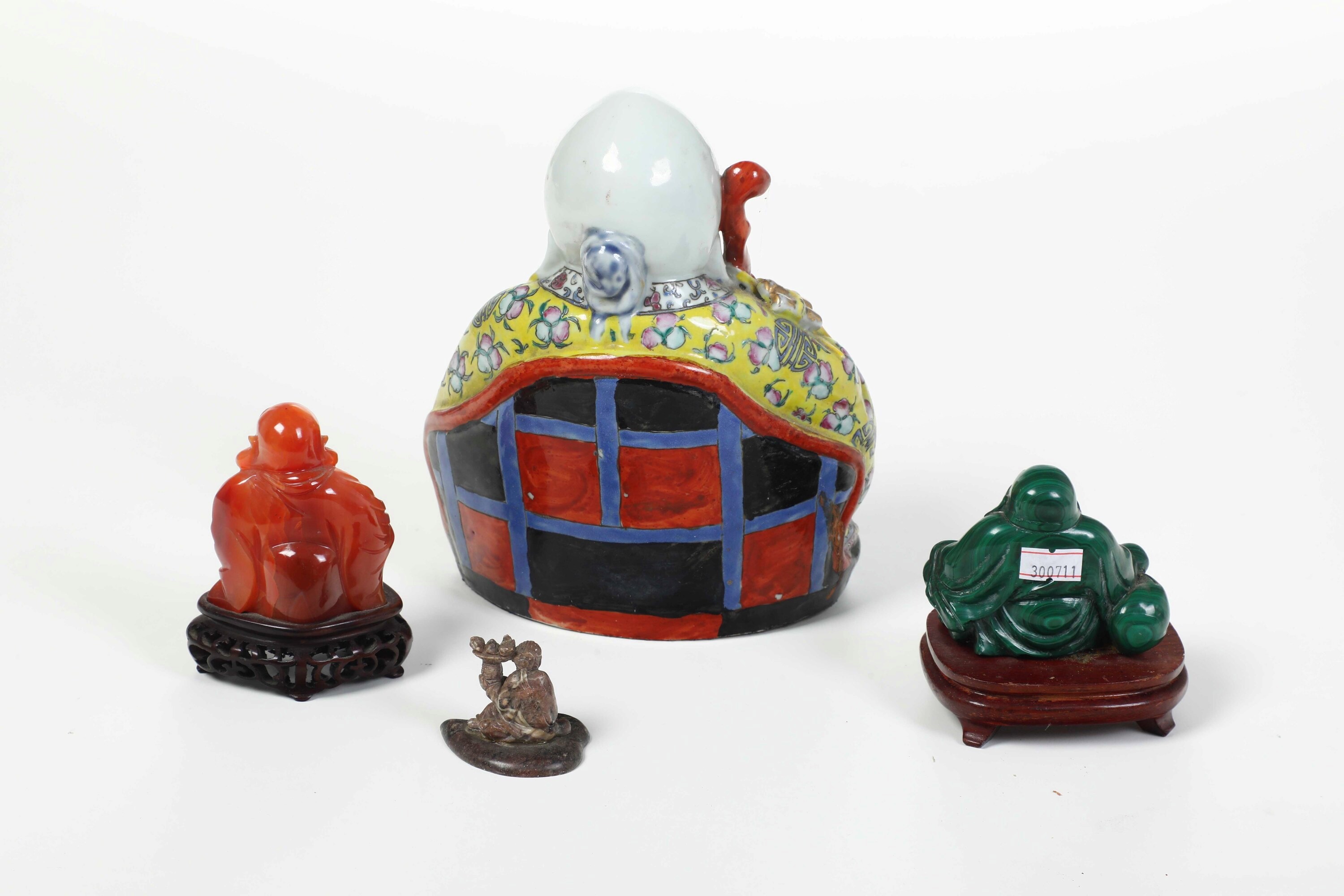 Lotto di 4 Statuine di Buddha, 1 in Porcellana, 3 in Pietre Dure