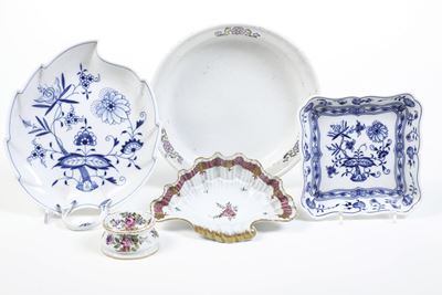 Due Vassoietti "zwieblemuster".meissen, XX Secolo.