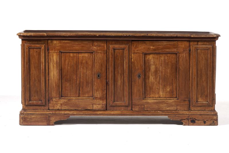 Credenza a due ante pannellate.  - Auction Antique - Cambi Casa d'Aste