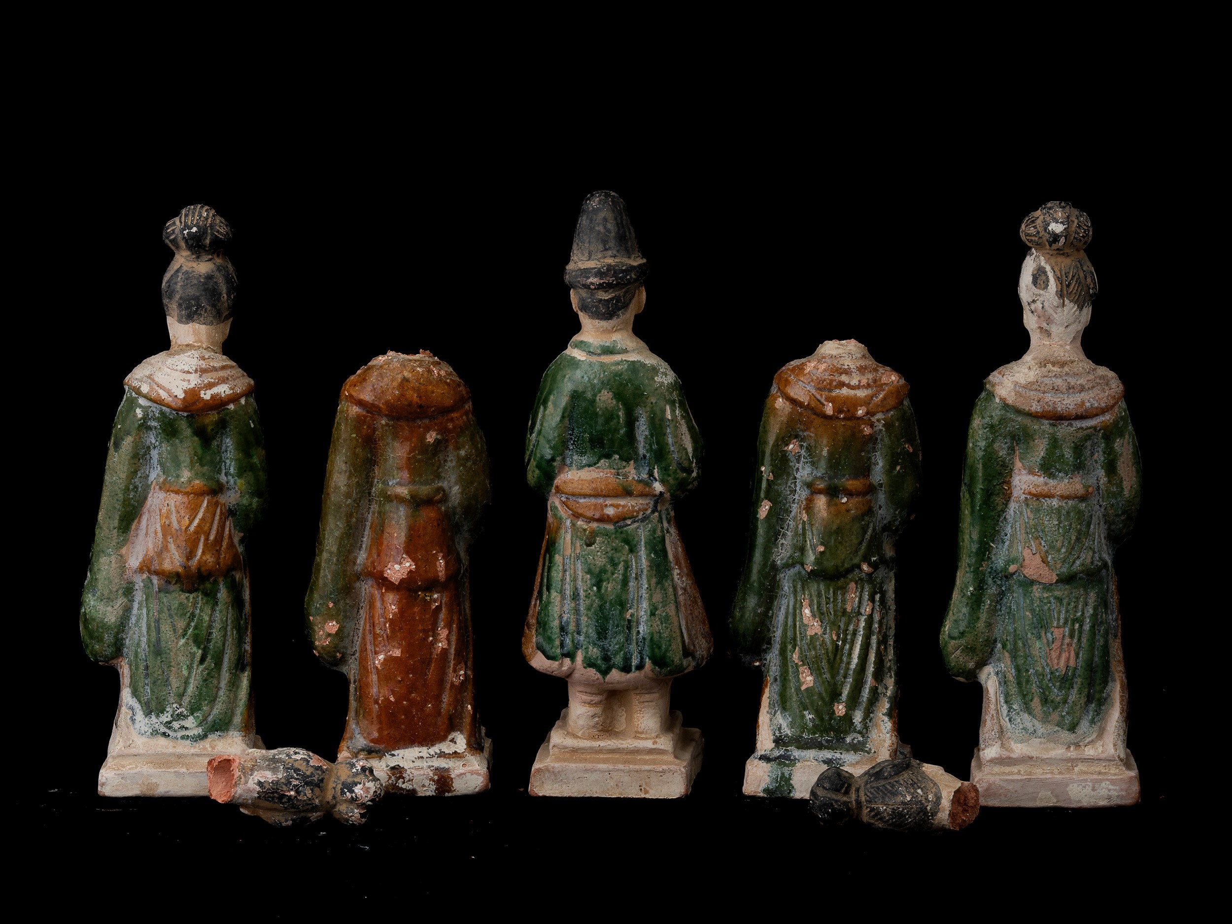 Gruppo di Fanciulle in Terracotta Smaltata Sancai, Cina, Dinastia Ming (1368-1644)