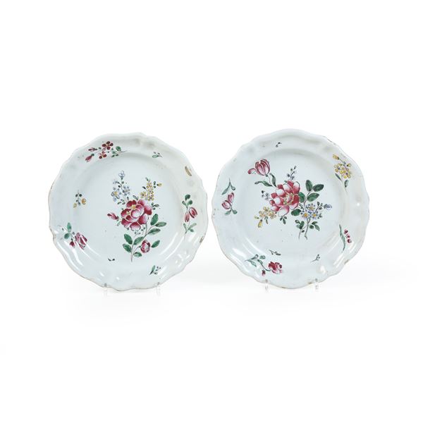 Coppia di piatti. Francia, XVIII secolo.