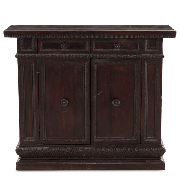 Credenza in noce di gusto Luigi XIII. XVIII-XIX secolo