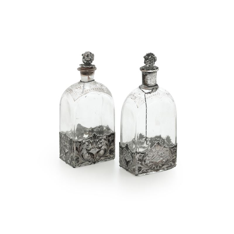 Coppia di bottiglie. Argenteria italiana del XX secolo, apparentemente prive di punzonatura  - Asta Argenti - Cambi Casa d'Aste