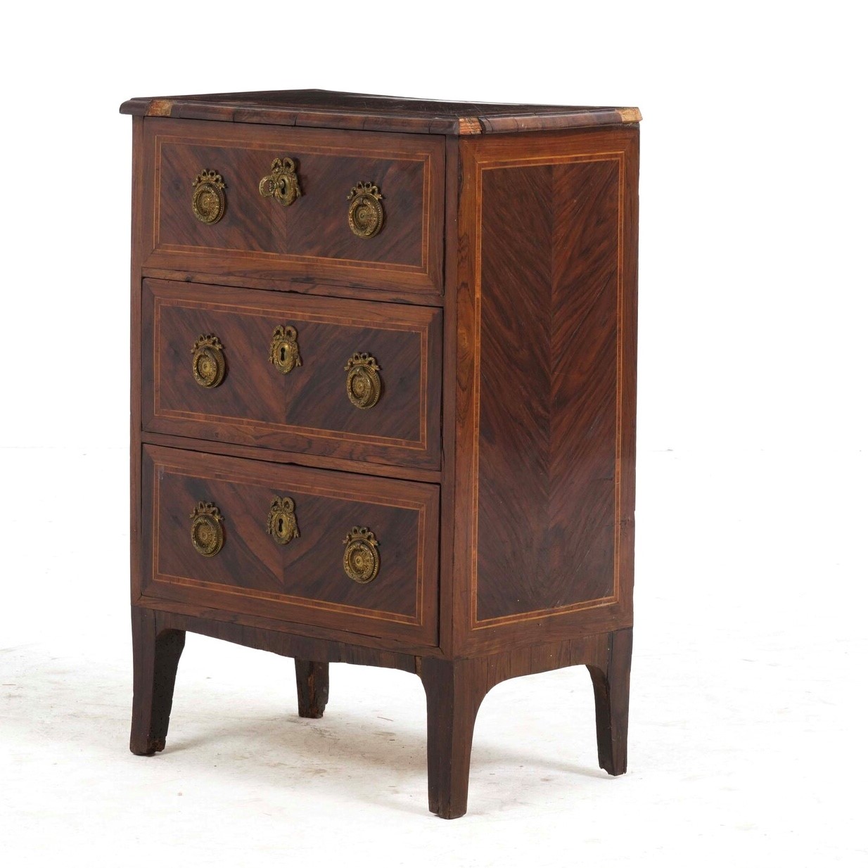 Comodino Luigi XVI lastronato e filettato. XVIII-XIX secolo