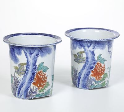 Coppia di Giardiniere in Porcellana. Cina XX Secolo