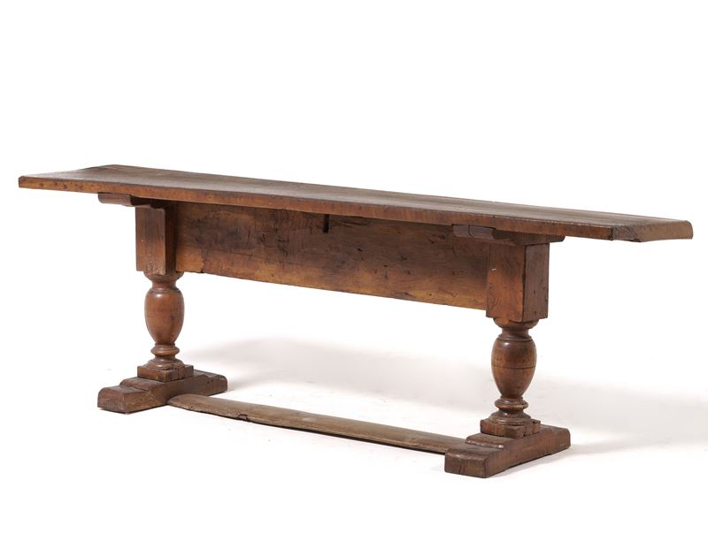 Tavolo con gambe a balaustro. XVIII secolo  - Auction Antique - Cambi Casa d'Aste