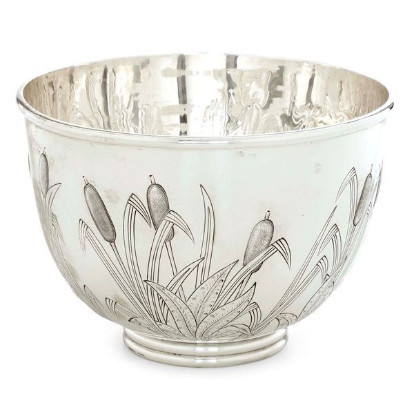 Bowl. Argenteria artistica italiana del XX secolo. Argentiere fratelli Cacchione, Milano per Ventrella, Roma