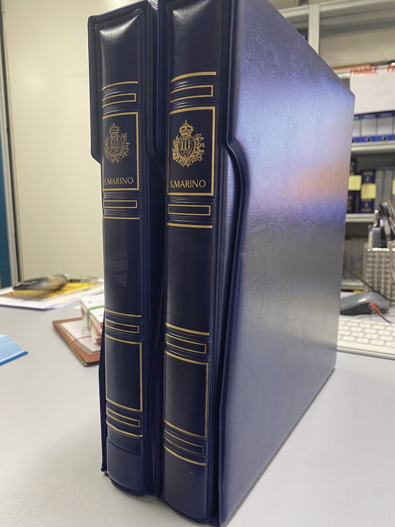 S.Marino, Avanzata collezione di francobolli usati di San Marino dal 1877 al 1960, comprensiva di parte di Servizi e Posta Aerea, Buste F.D.C. affrancate con foglietti di posta aerea fino al 1965 in due volumi.  - Asta Storia Postale e Filatelia - Cambi Casa d'Aste