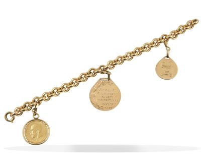 Bracciale con Moneta e Medaglie