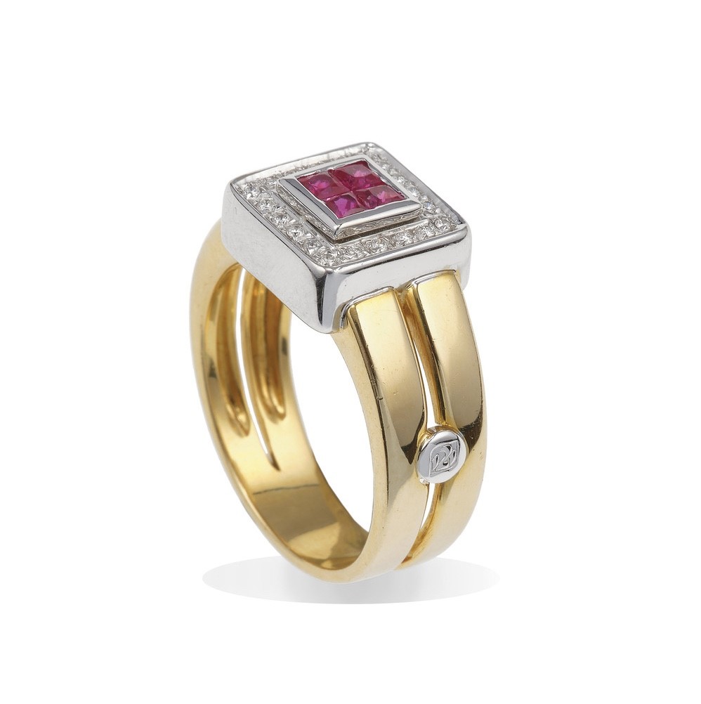 Anello con Diamanti e Piccoli Rubini