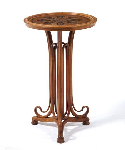 Tavolino Tipo Thonet in Faggio Curvato. XX Secolo