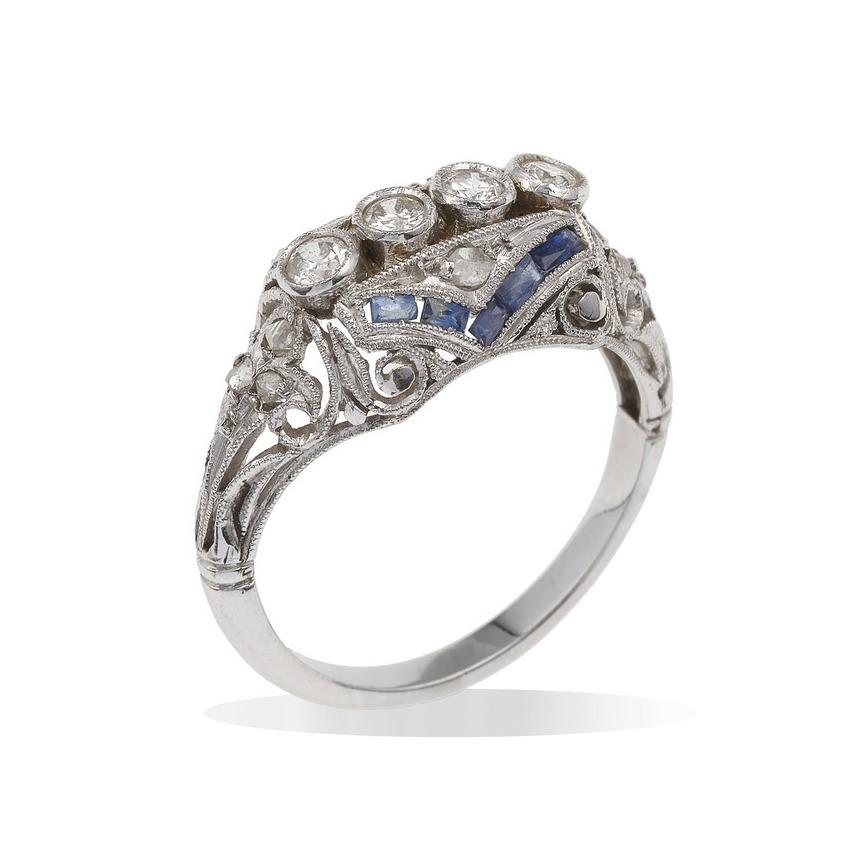 Anello con Piccoli Diamanti di Vecchio Taglio e Zaffiri