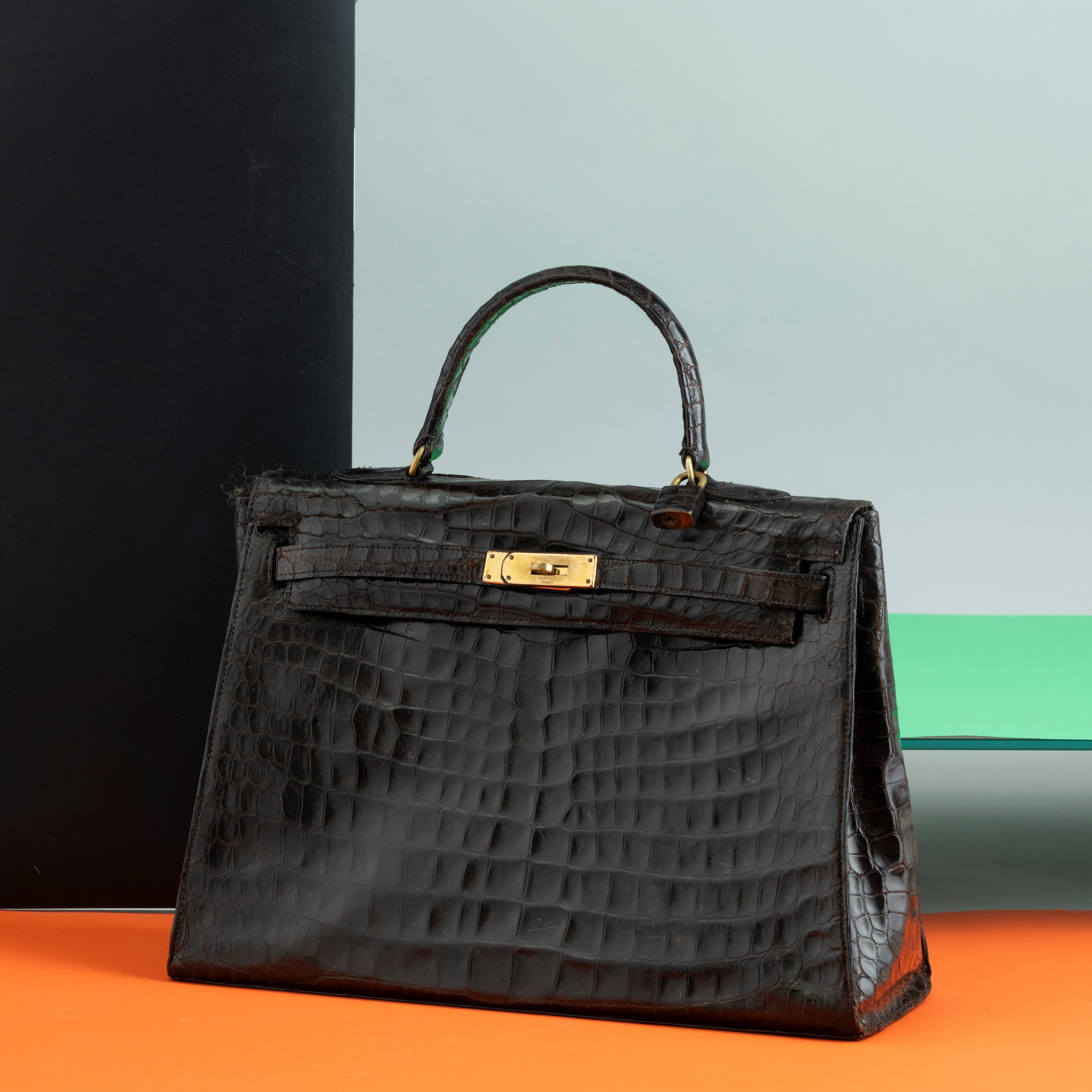 Hermès Kelly in Coccodrillo, Accompagnata da Certificato Cites, Piccoli Segni di Usura e Mancanza...