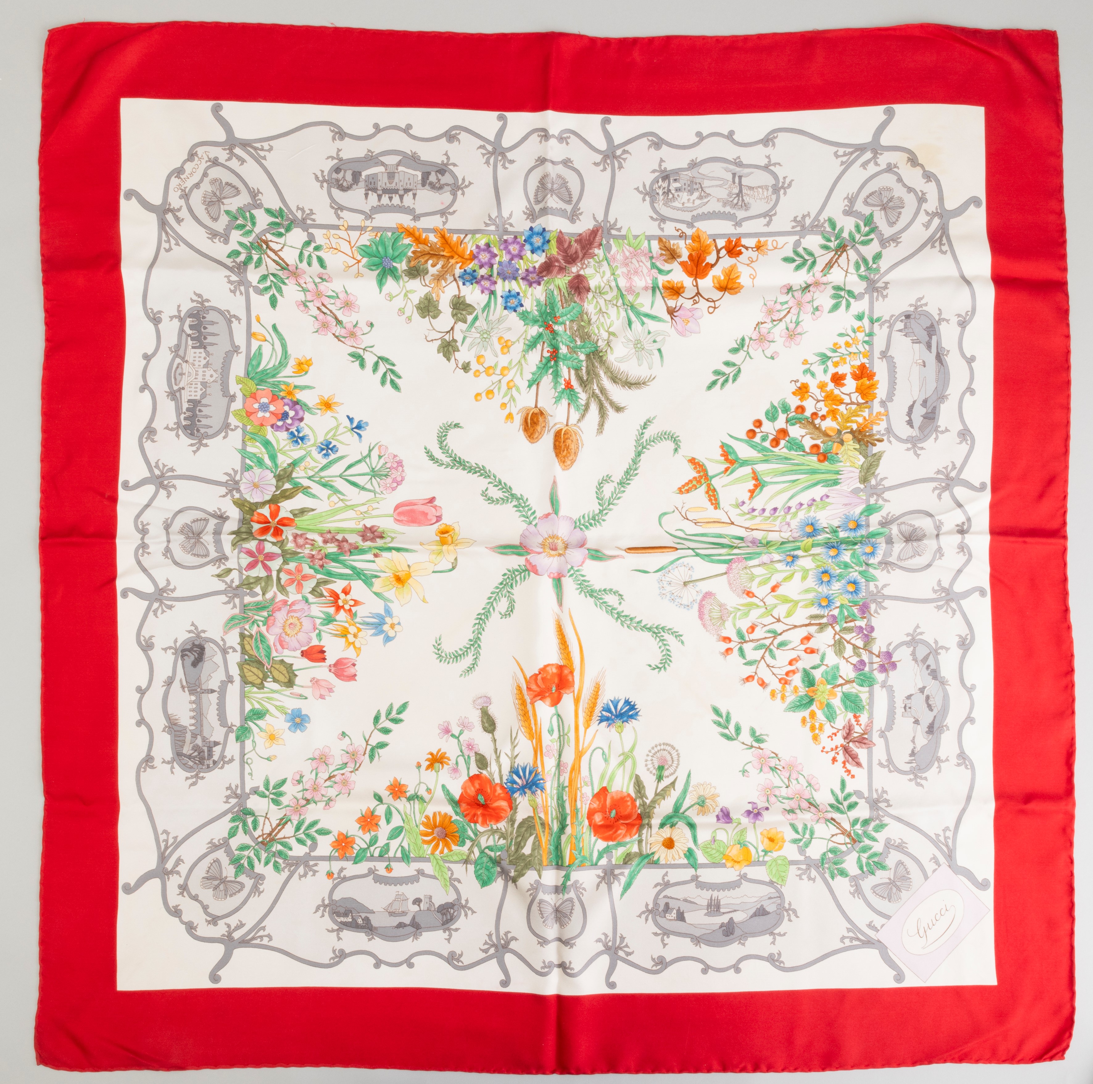 Lotto di 3 Foulards di Cui 1 Oleg Cassini e 2 di Gucci, Difetti