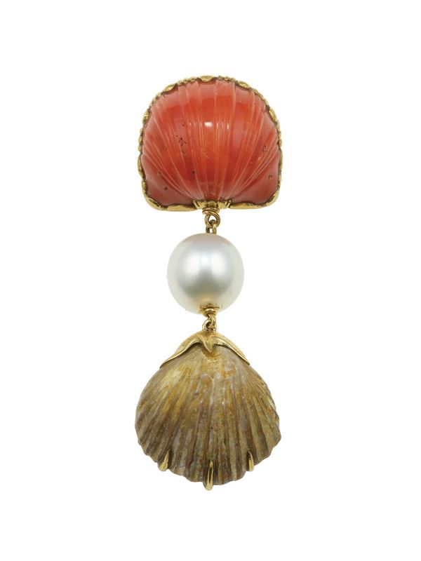 Spilla "conchiglie" con corallo e perla
