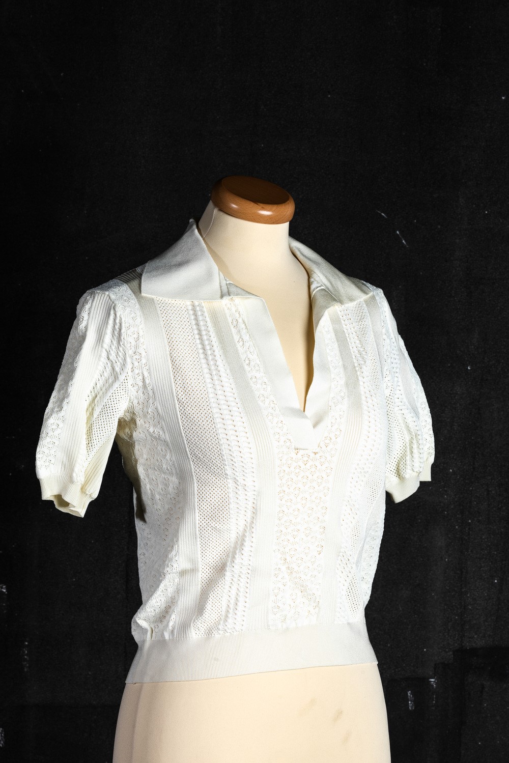 Louis Vuitton Lotto di 4 Capi: Maglioncino Bianco a Mezza Manica- Codice Identificativo N. Rw182w...